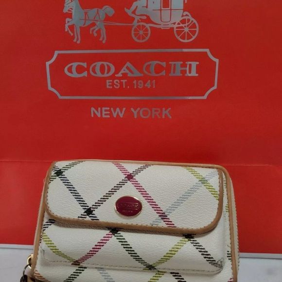 Coach Multicolor Tech Phone Wallet. BH14671. - Picture 3 of 8